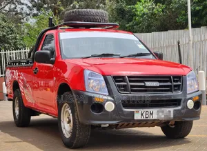 Isuzu D-MAX 2010 Red