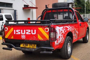 Isuzu D-MAX 2010 Red