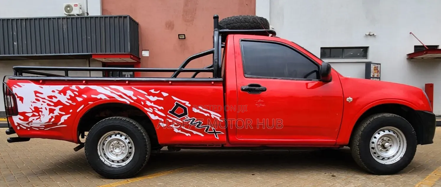 Isuzu D-MAX 2010 Red