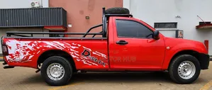 Isuzu D-MAX 2010 Red