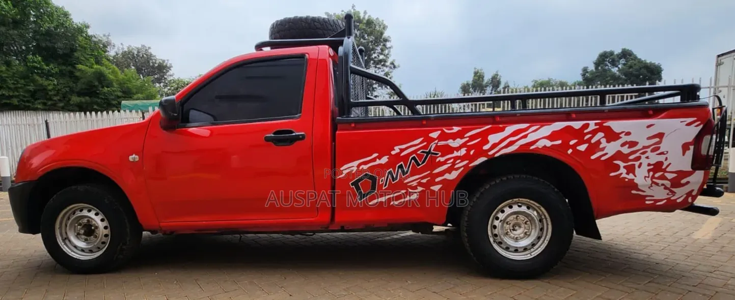 Isuzu D-MAX 2010 Red