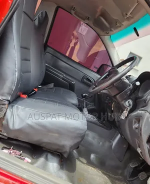 Isuzu D-MAX 2010 Red