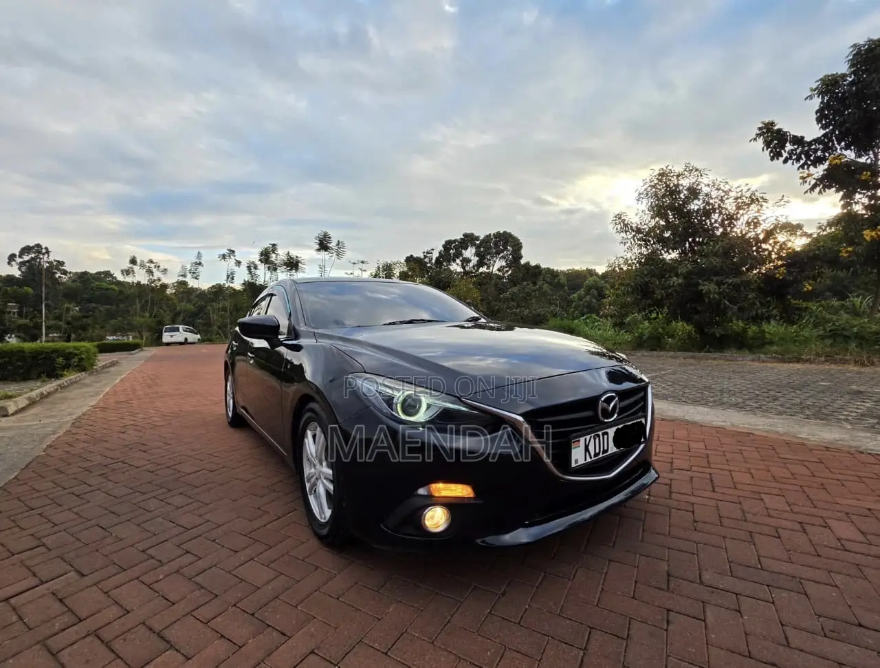 Mazda Axela SV Premium 2014 Blue