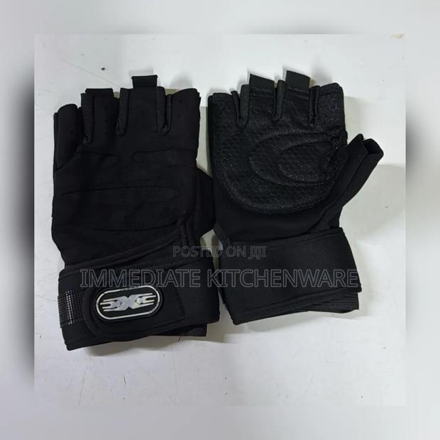 Black Advanced Gym Gloves