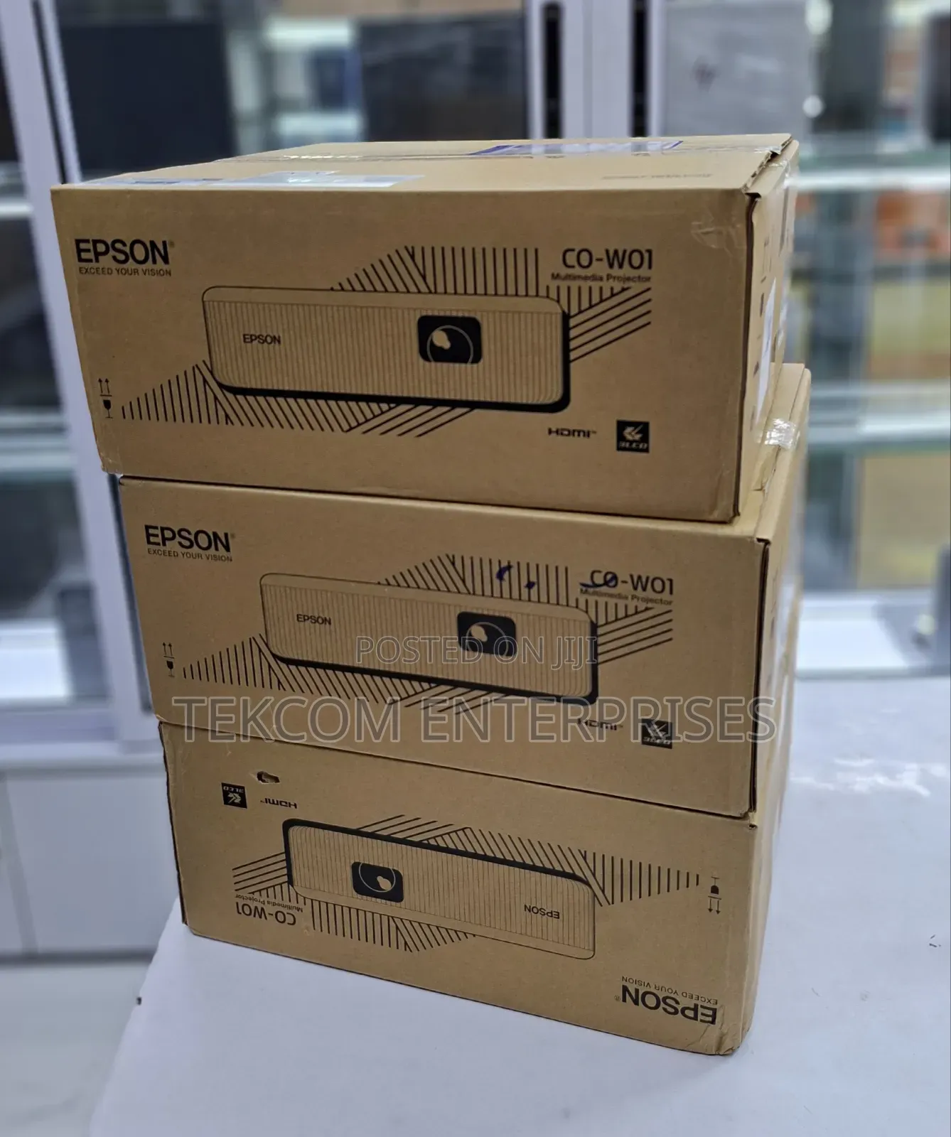 Co-Wo1 Epson Projector Co-W01/Co-Wo1 Projector 3000lumens!