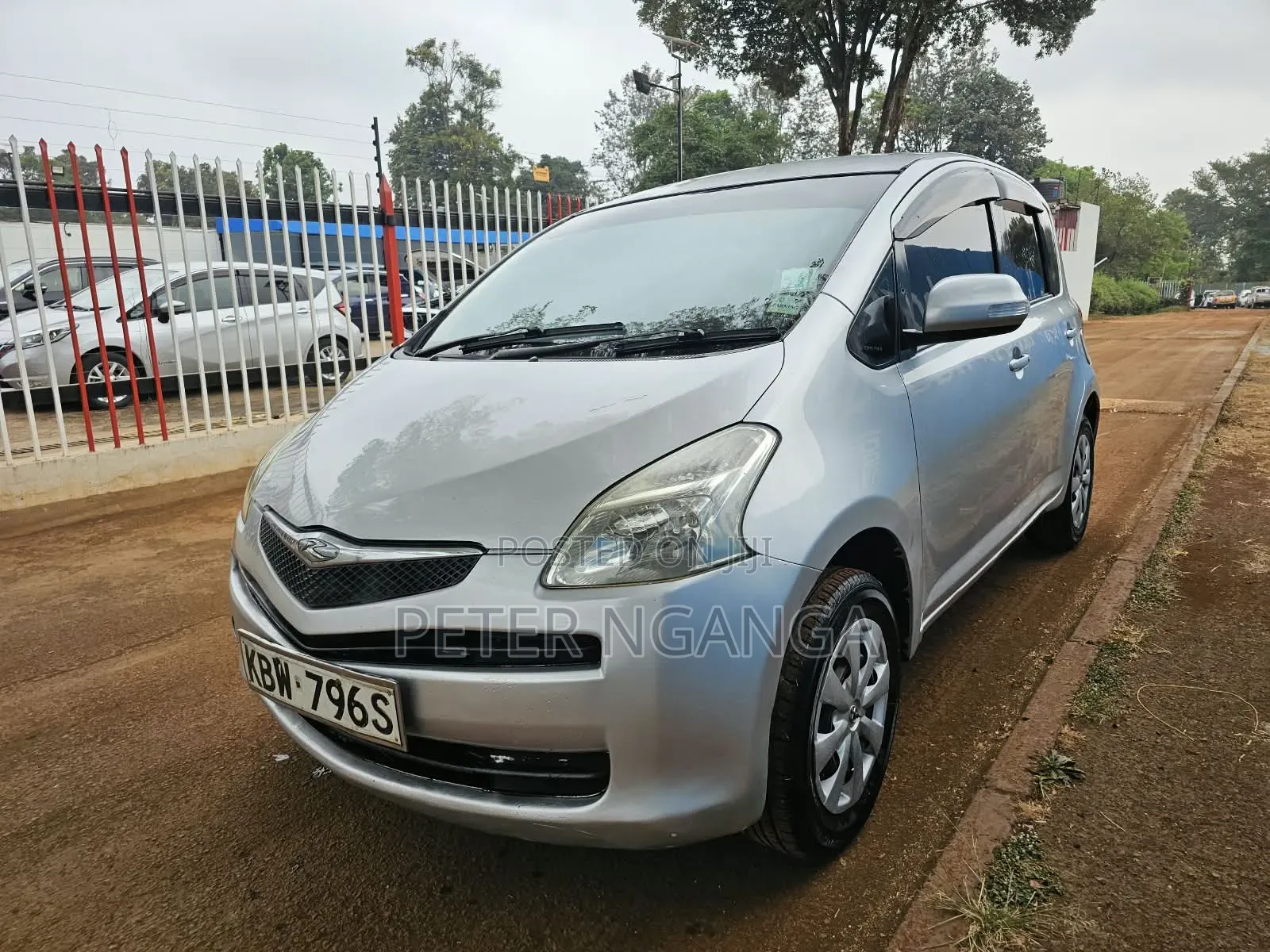 Toyota Ractis 1.3 FWD 2007 Silver