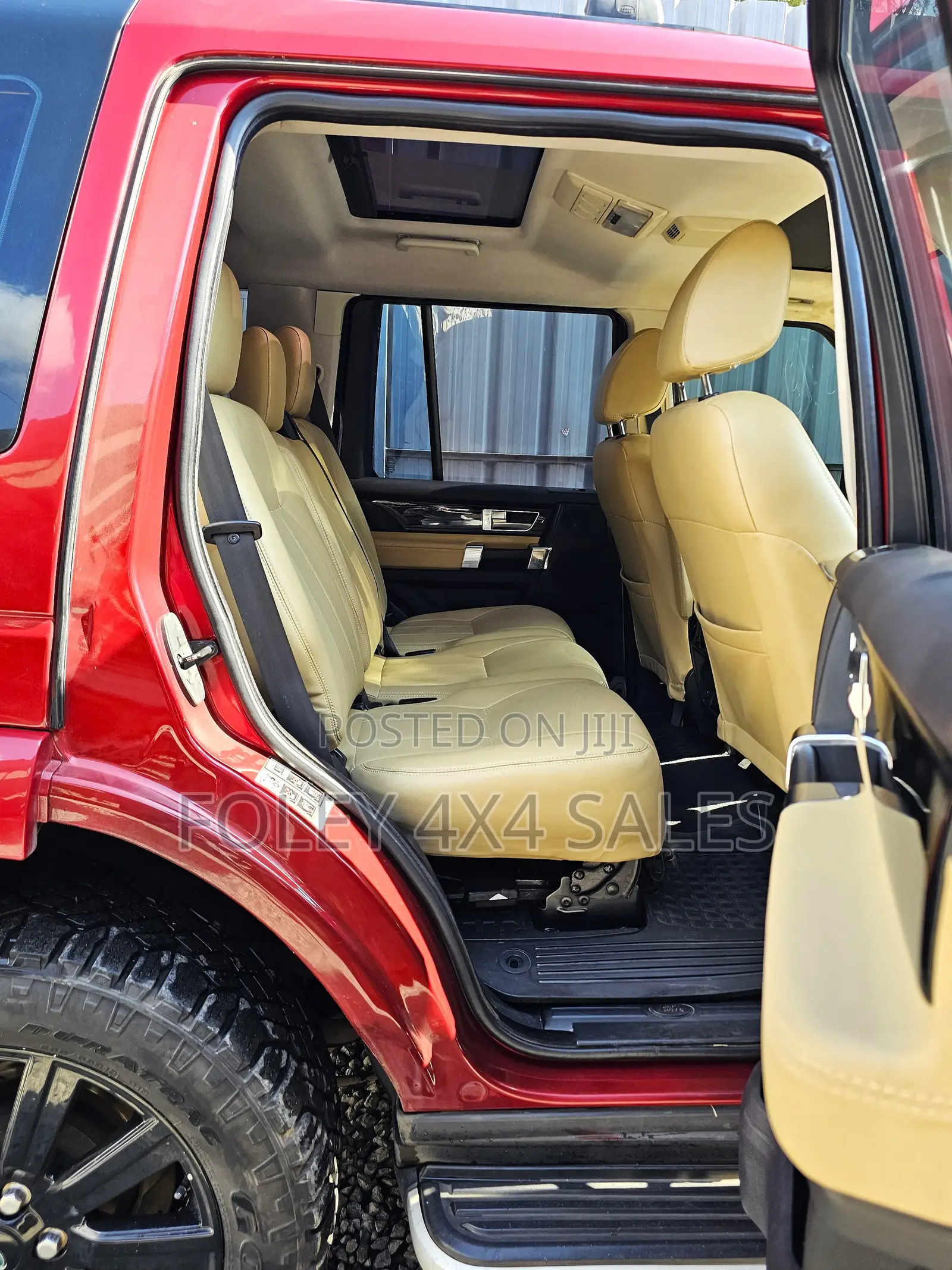 Land Rover Discovery 2012 Red