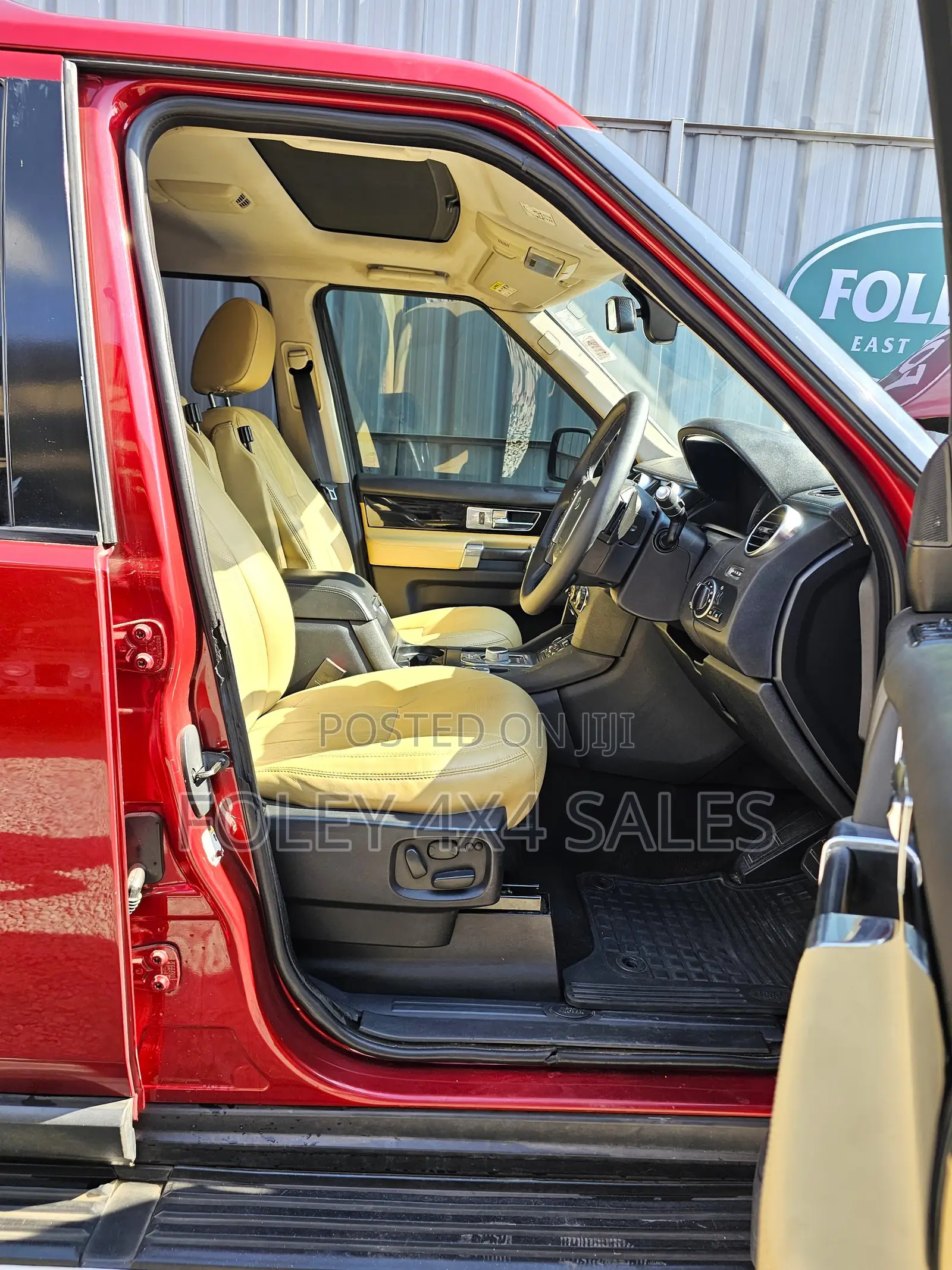 Land Rover Discovery 2012 Red