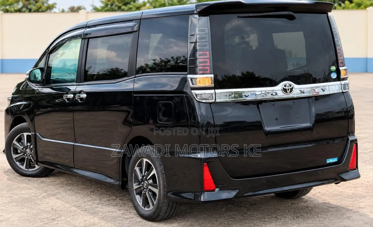 Toyota Voxy V 2WD 8-Seater 2019 Matt Black