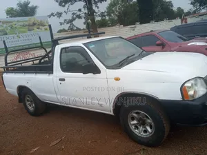 Nissan Pick-Up 2008 White