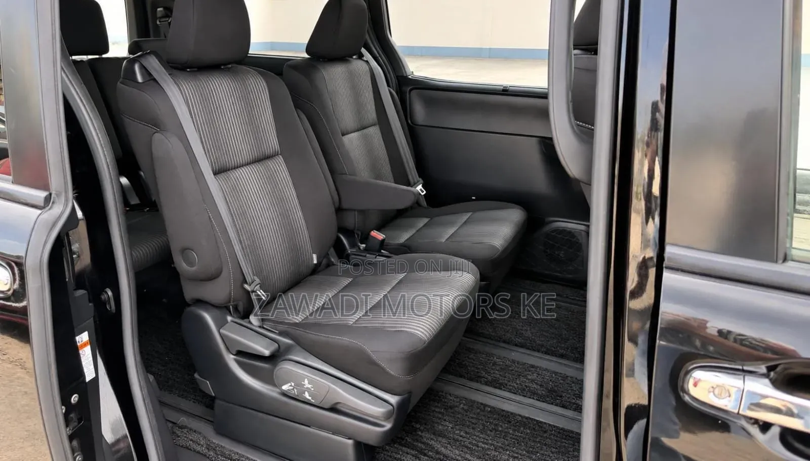 Toyota Voxy V 2WD 8-Seater 2019 Matt Black