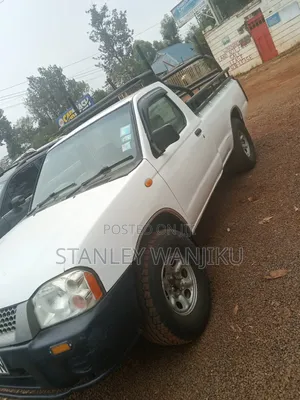 Nissan Pick-Up 2008 White