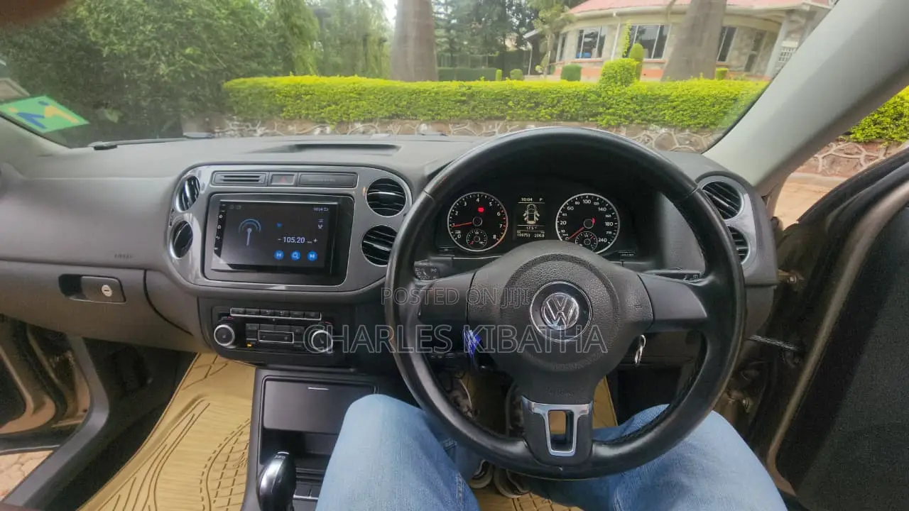 Volkswagen Tiguan 2012 Gold
