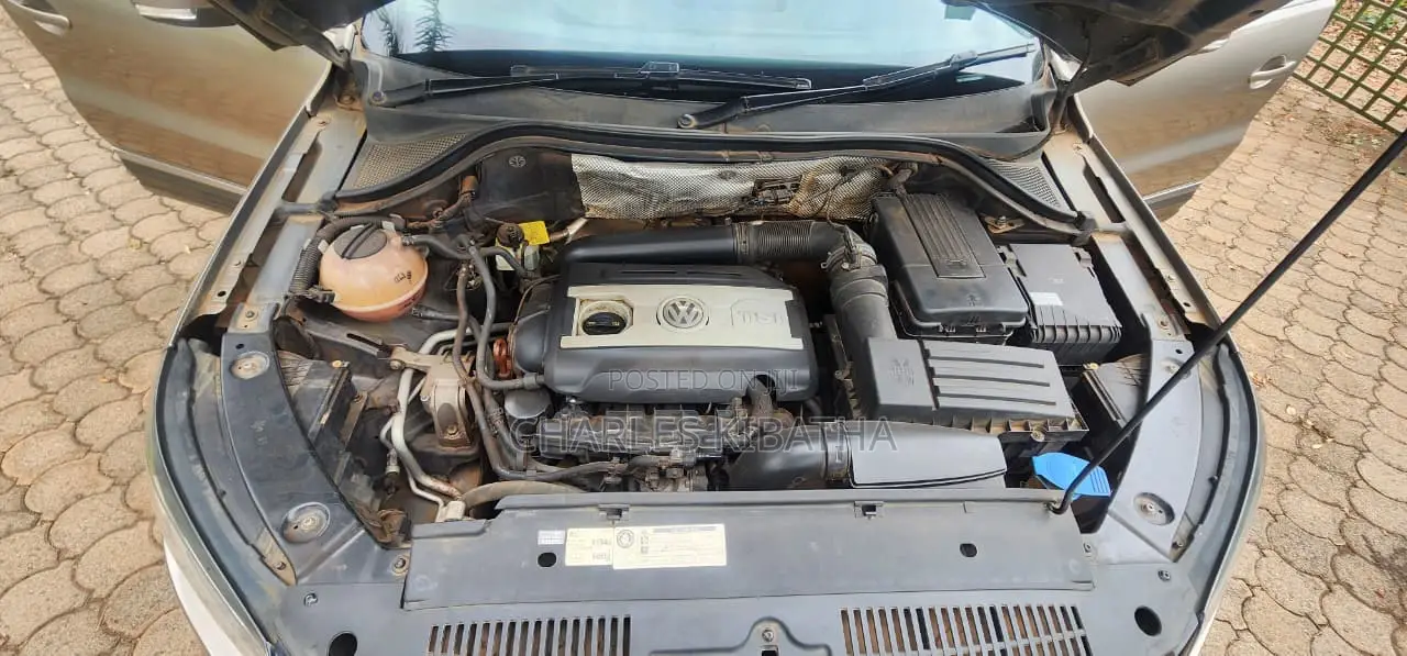 Volkswagen Tiguan 2012 Gold