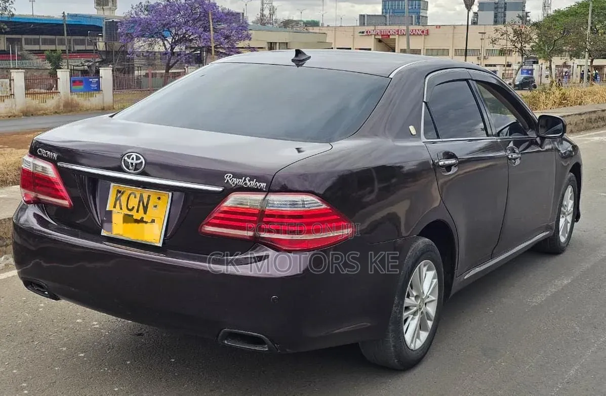 Toyota Crown 2010 Burgundy