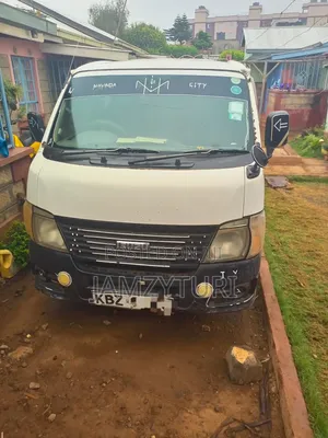 Nissan Caravan 2008 White