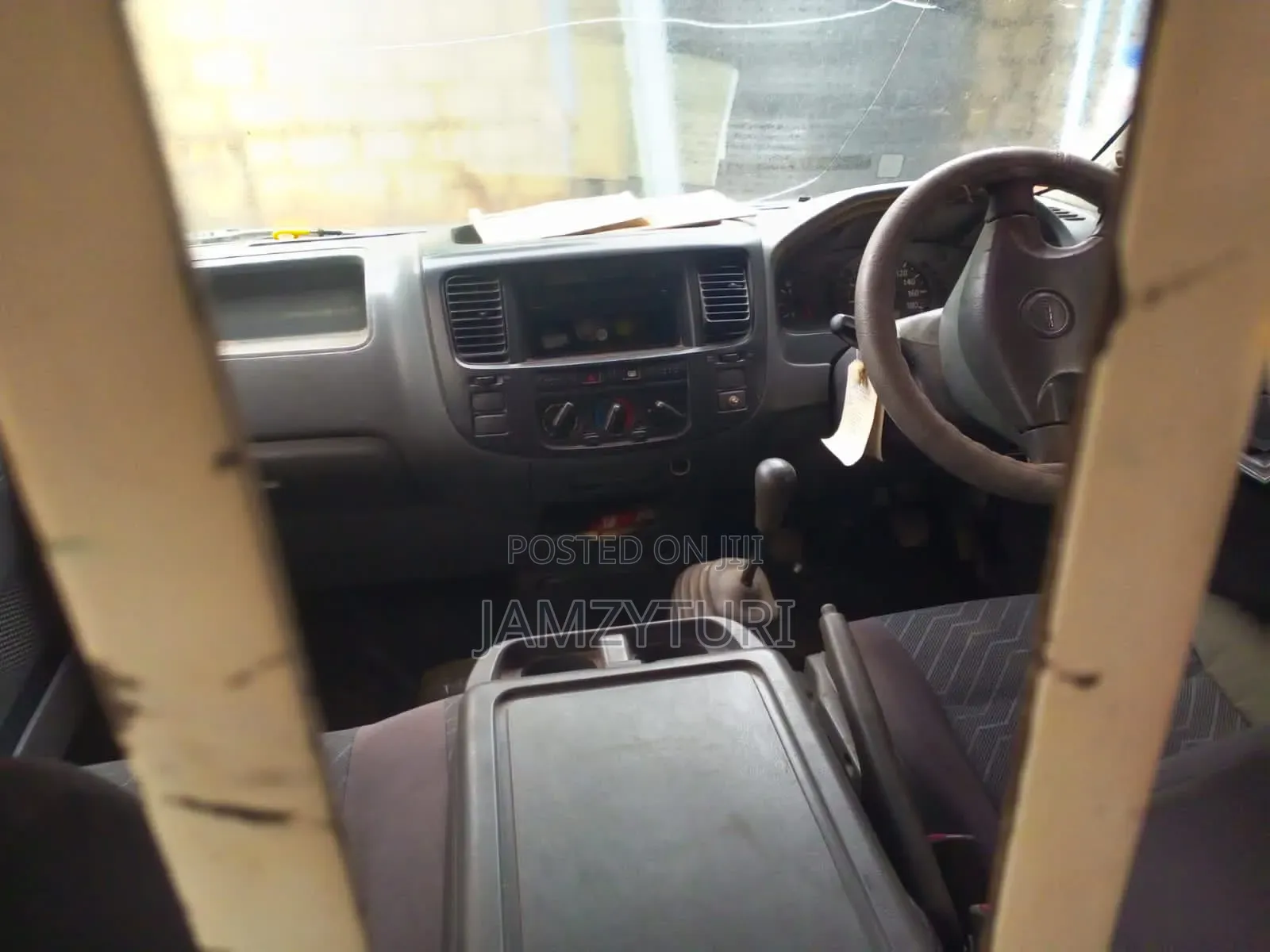 Nissan Caravan 2008 White