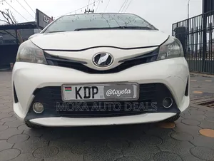 Toyota Vitz 1.0 FWD 5dr 2015 White