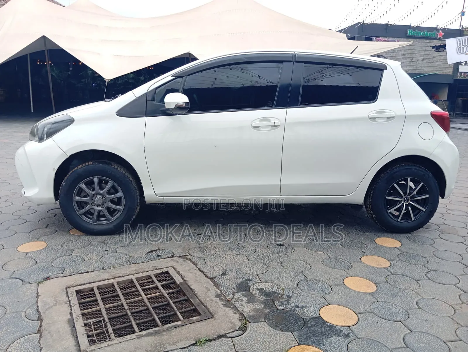 Toyota Vitz 1.0 FWD 5dr 2015 White