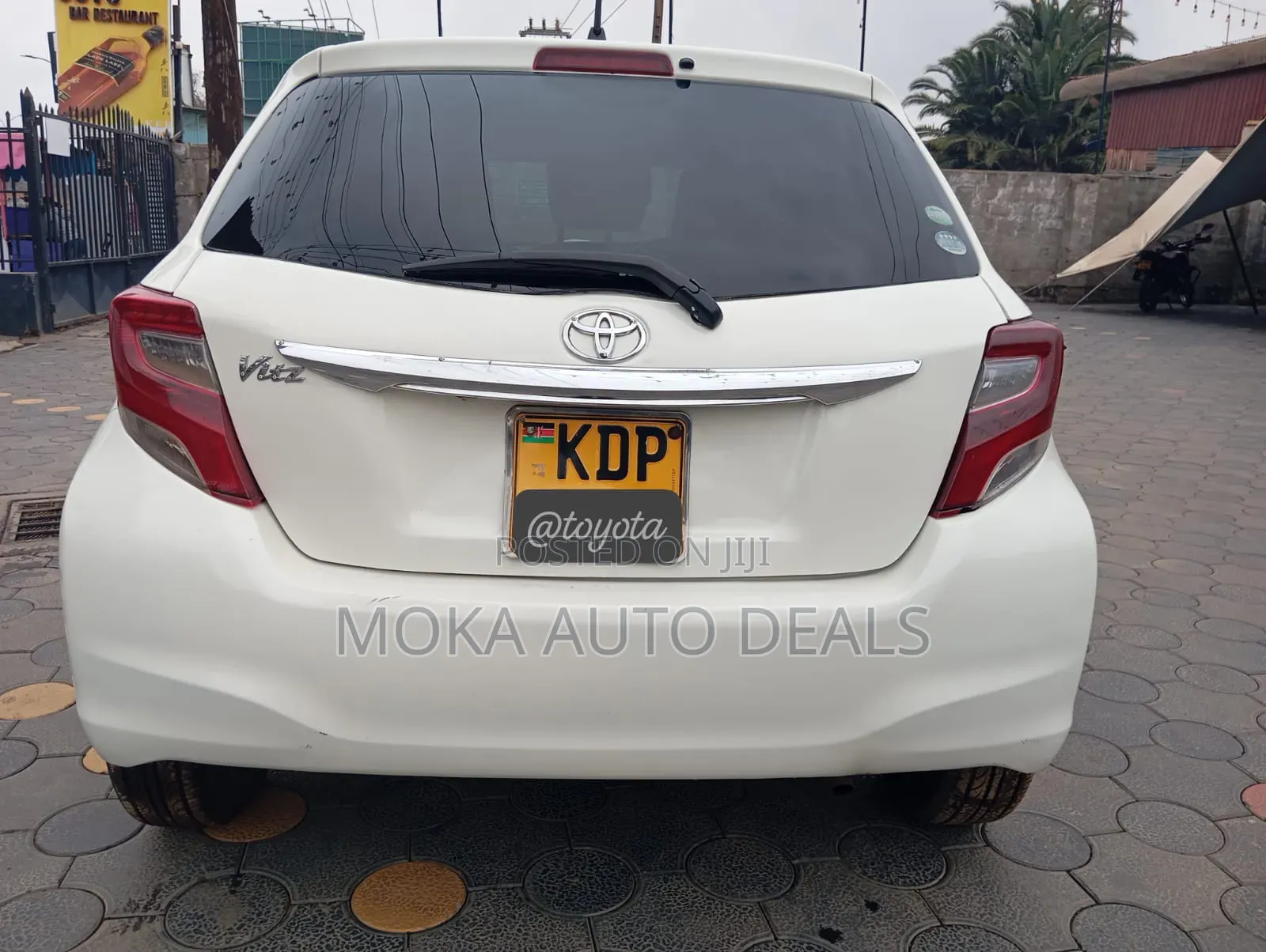 Toyota Vitz 1.0 FWD 5dr 2015 White