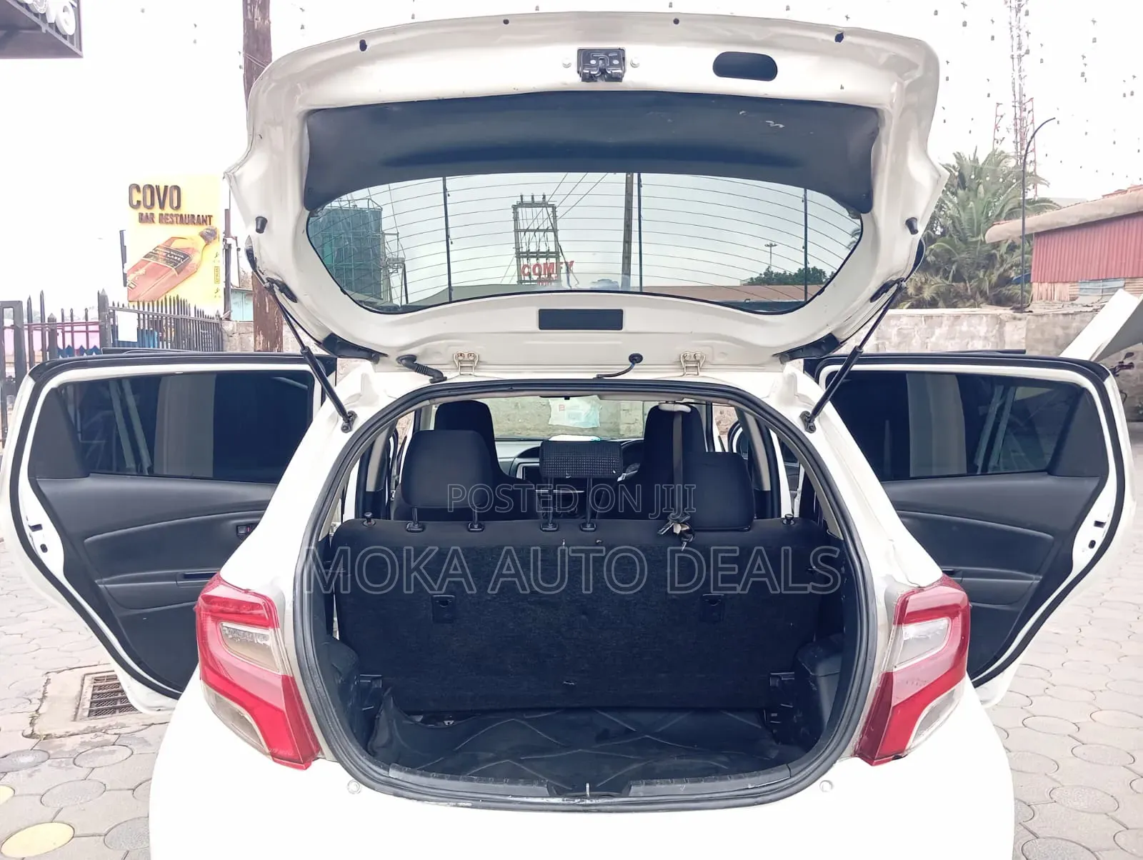 Toyota Vitz 1.0 FWD 5dr 2015 White