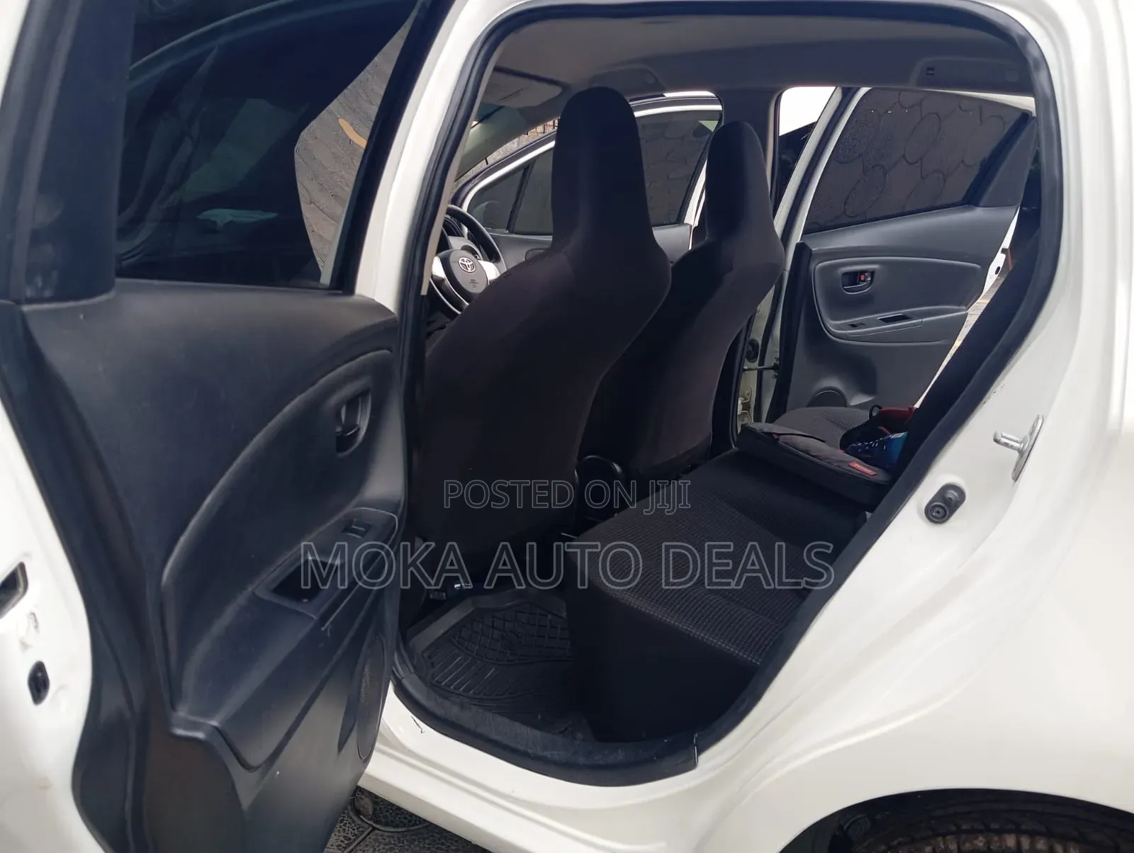 Toyota Vitz 1.0 FWD 5dr 2015 White