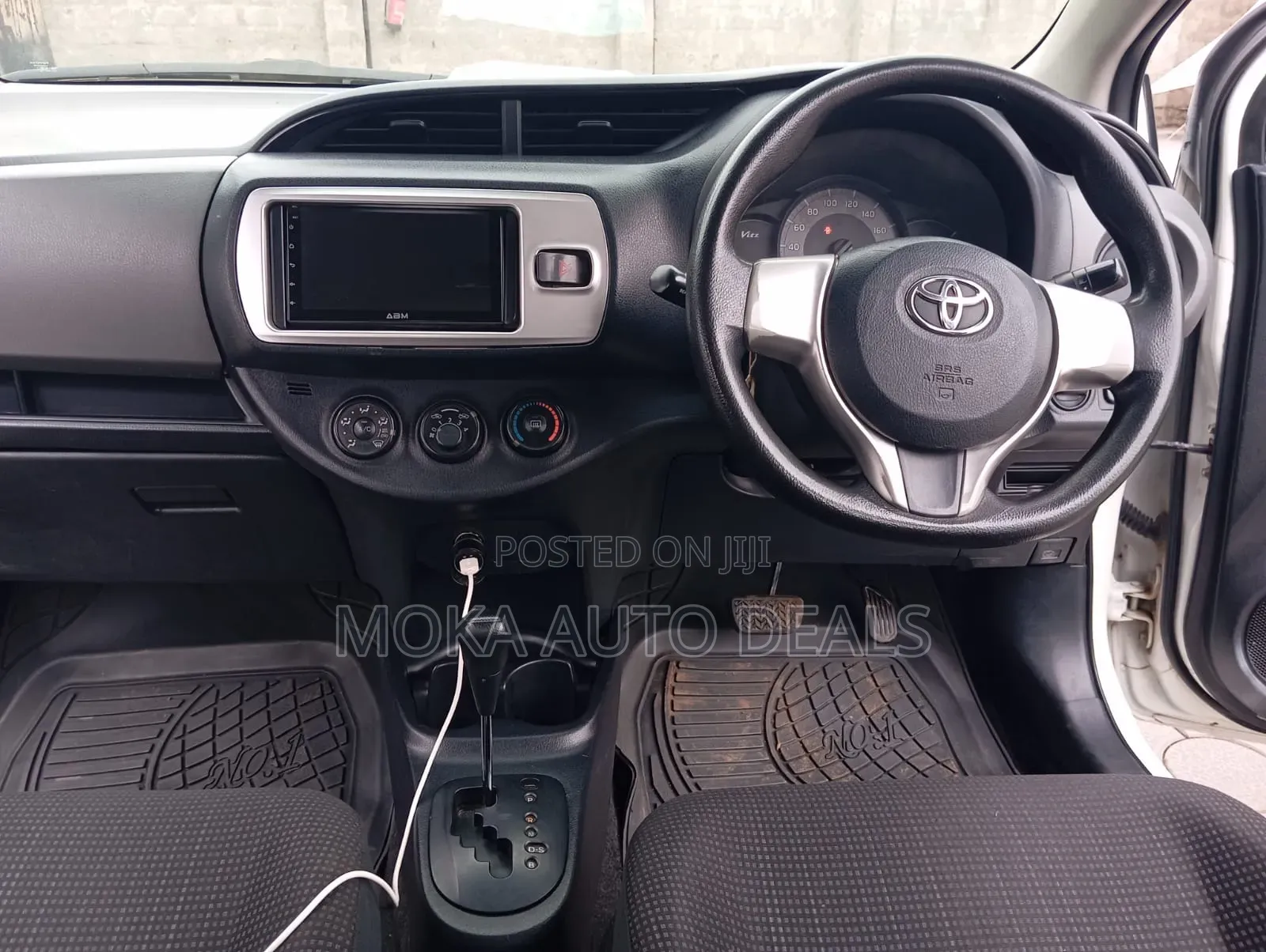Toyota Vitz 1.0 FWD 5dr 2015 White