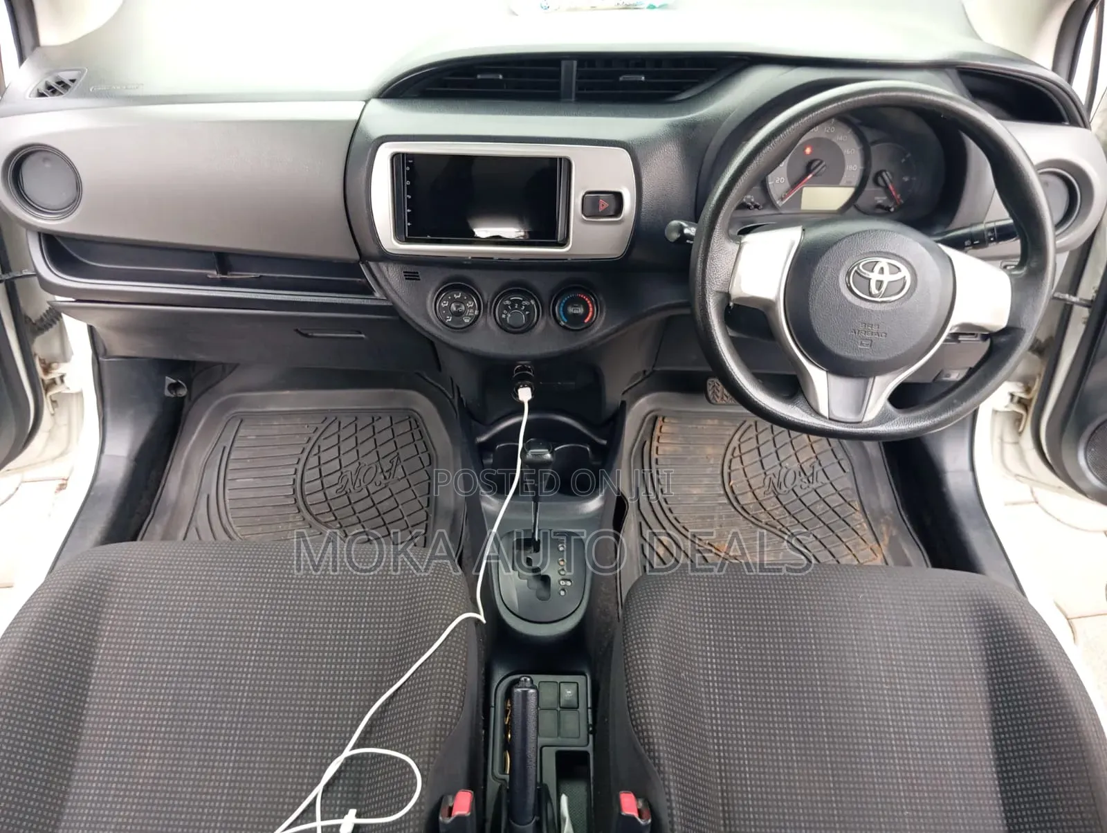 Toyota Vitz 1.0 FWD 5dr 2015 White