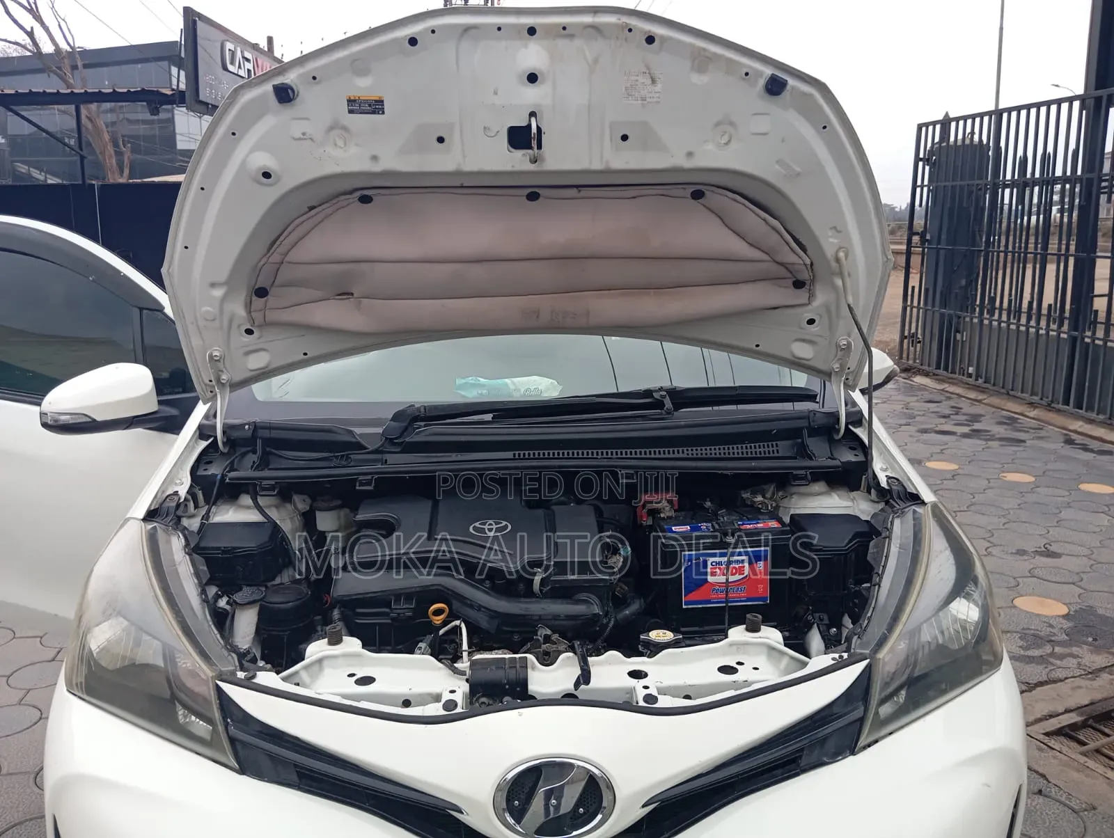 Toyota Vitz 1.0 FWD 5dr 2015 White