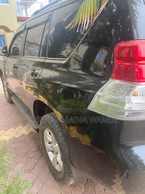 Toyota Land Cruiser Prado 2.7 i 2011 Black