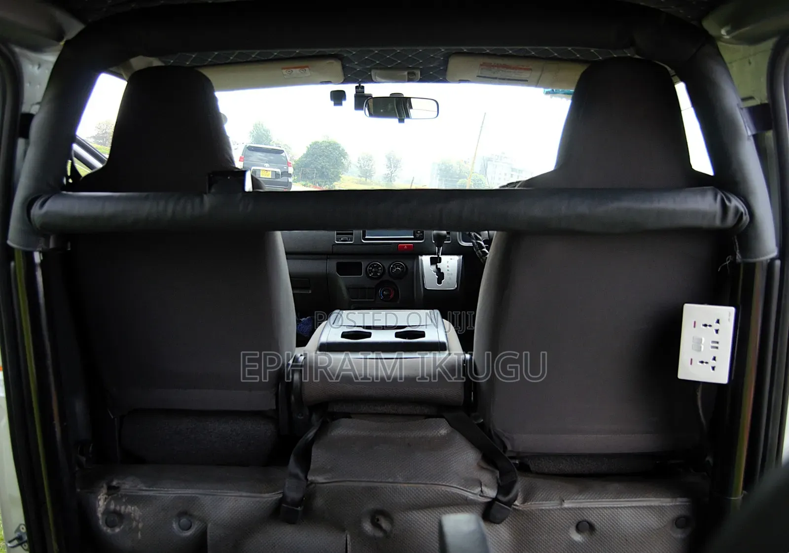 Toyota HiAce 2017 Silver