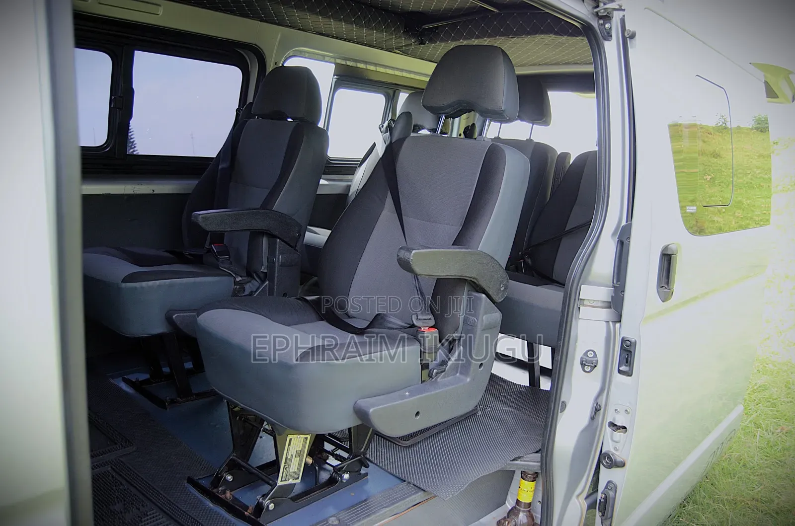 Toyota HiAce 2017 Silver