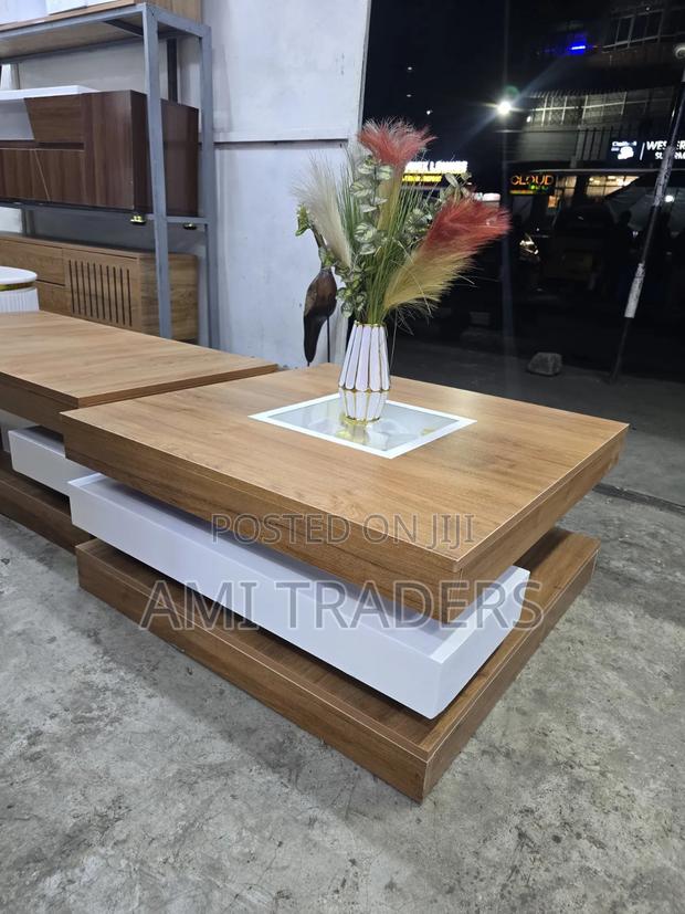 Coffee Table (33sq)