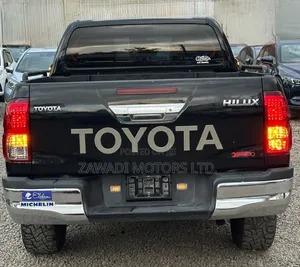 Toyota Hilux Revo Double Cab Deisel 2.4 AWD 2019 Black