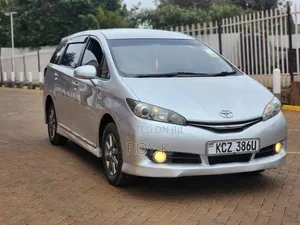 Toyota Wish 2013 Silver