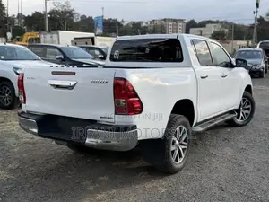 Toyota Hilux Revo Double Cab Deisel 2.4 AWD 2018 White
