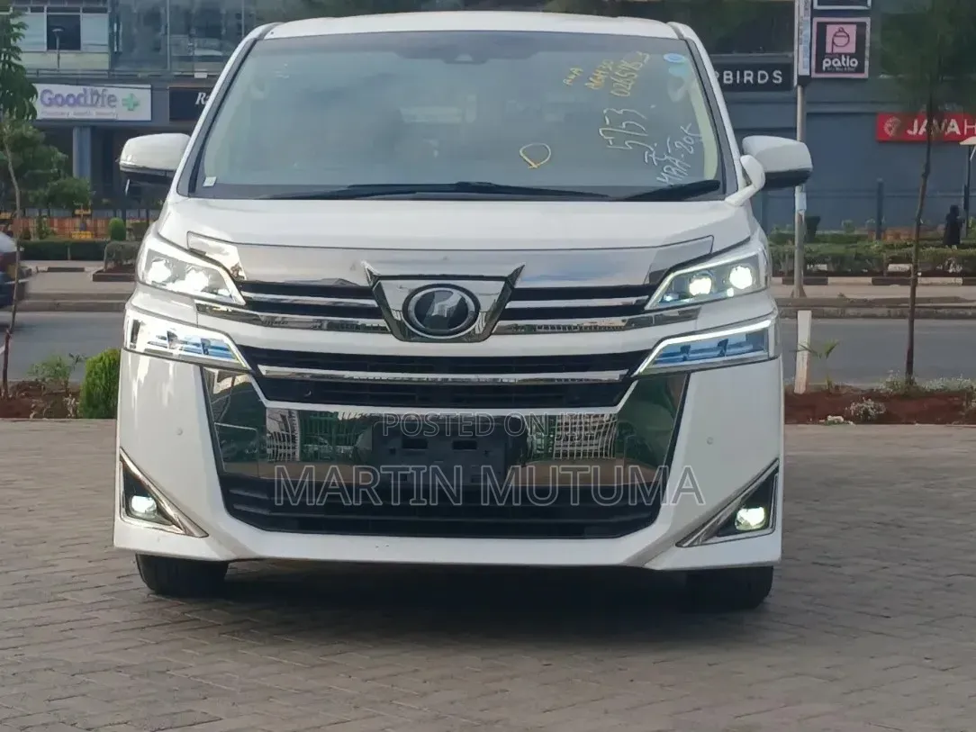 Toyota Vellfire 2019 White