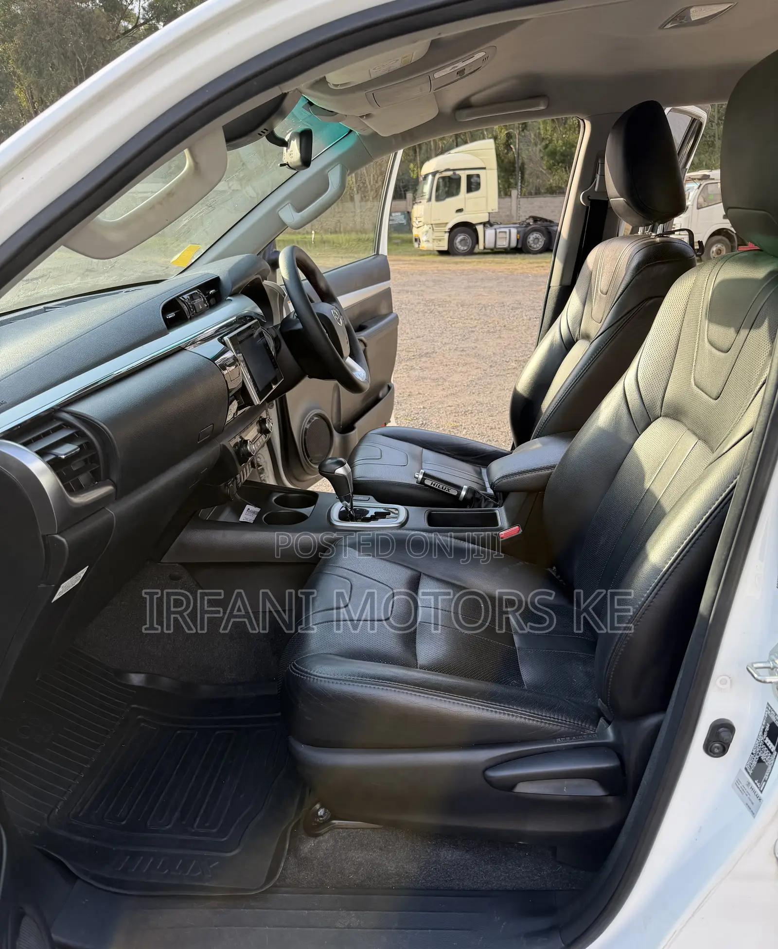 Toyota Hilux Revo Double Cab Deisel 2.4 AWD 2018 White