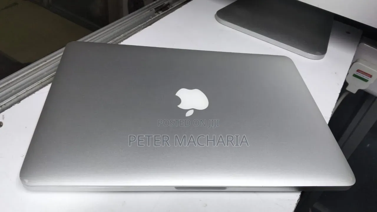 Laptop Apple MacBook Pro 2015 8GB Intel Core i5 SSD 256GB