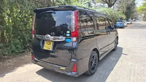 Toyota Noah 2.0 FWD (6 Seater) 2015 Black