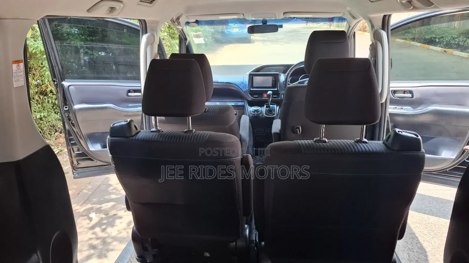 Toyota Noah 2.0 FWD (6 Seater) 2015 Black