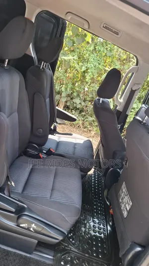 Toyota Noah 2.0 FWD (6 Seater) 2015 Black