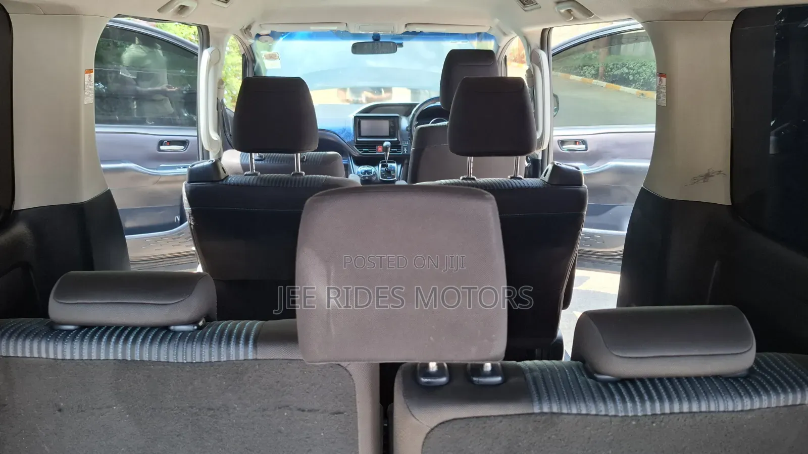 Toyota Noah 2.0 FWD (6 Seater) 2015 Black