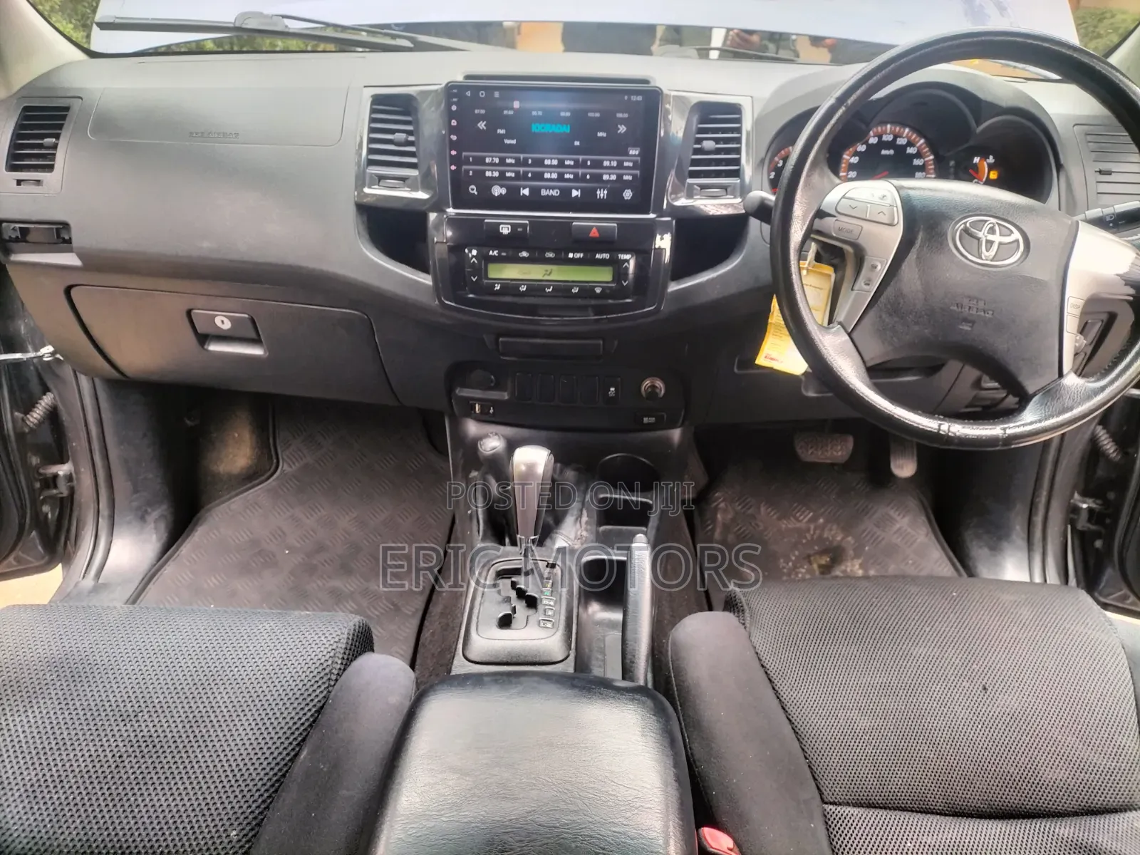 Toyota Hilux 2014 Gray