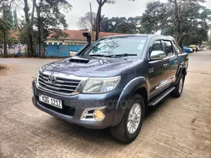 Toyota Hilux 2014 Gray