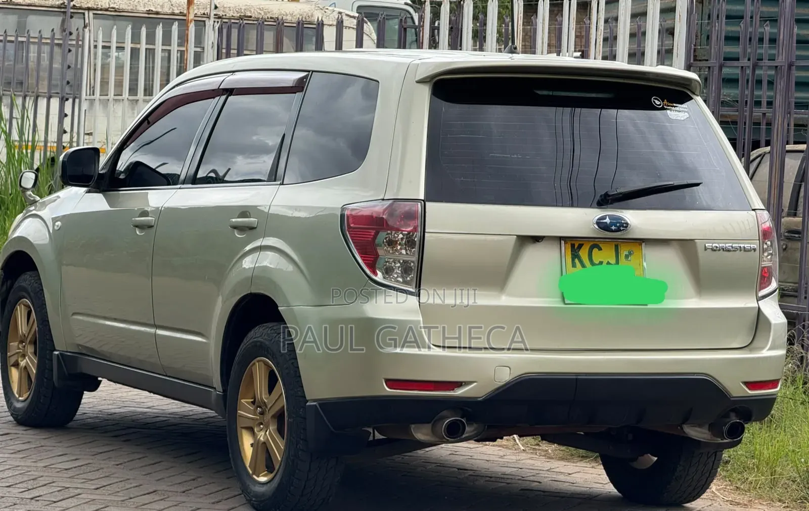 Subaru Forester 2010 Gold