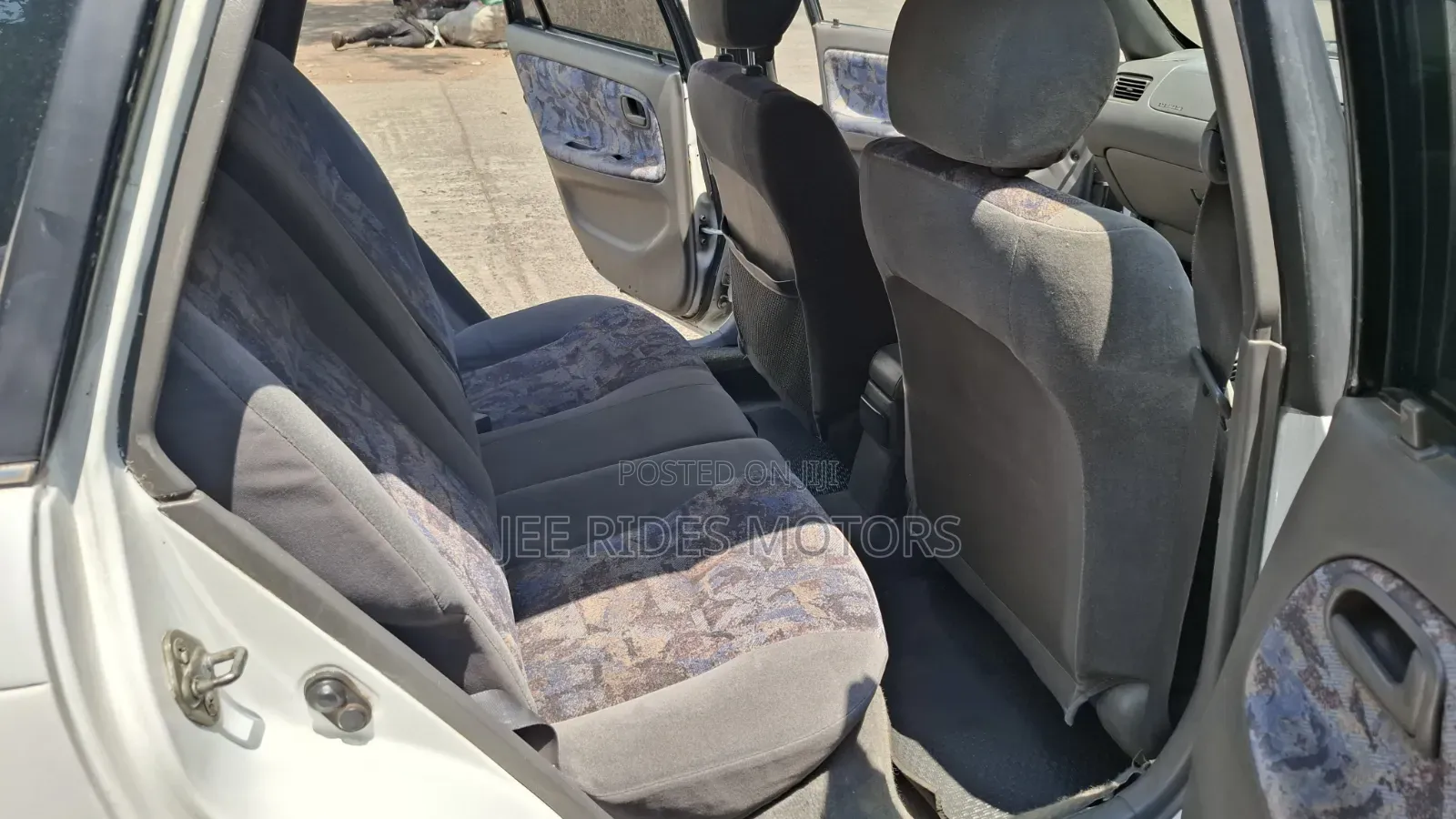 Toyota Corolla G-Touring 2000 White