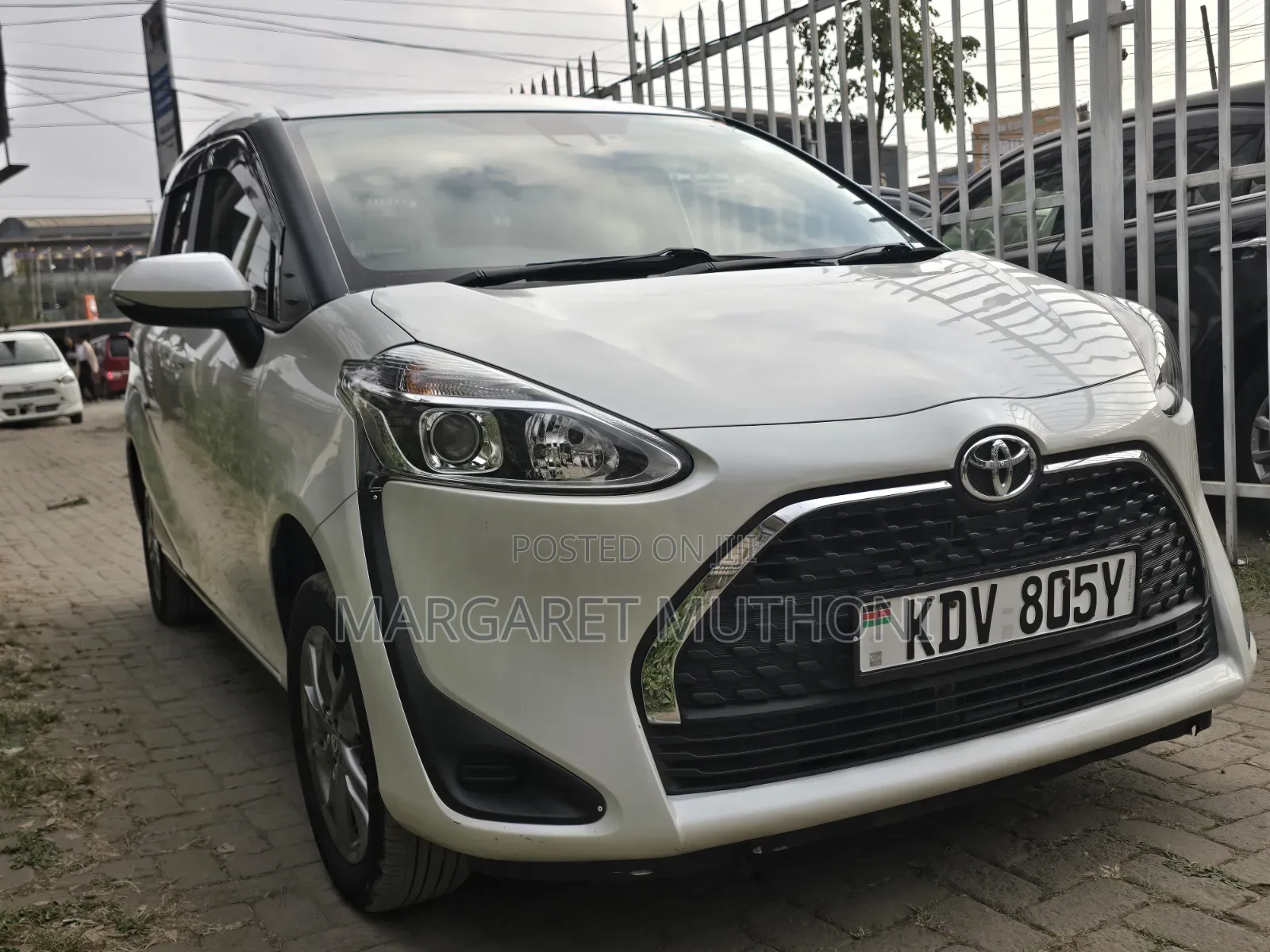 Toyota Sienta 2019 White