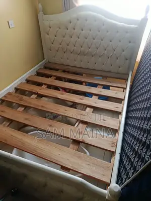 5 X 6 Hard Wood Bed