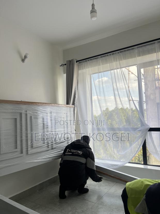 5’6 Panel Bed (Slightly Used) - thumbnail 2